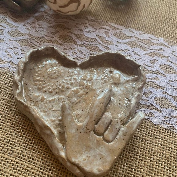 Handmade Ceramic Sign Language I Love You pottery - Picture 5 of 5